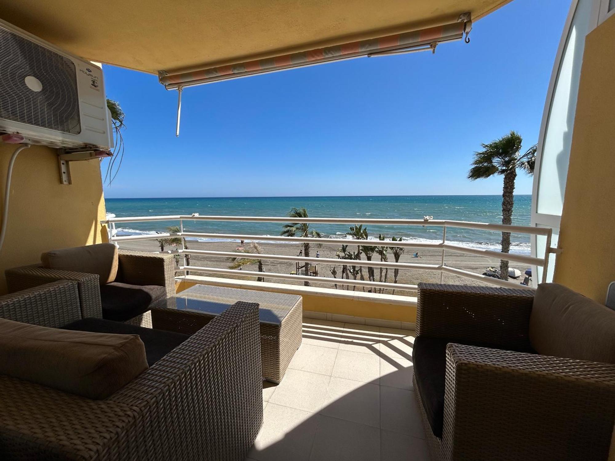 Apartamento Frente Al Mar,Primera Linea De Playa Rincón de la Victoria Exterior foto
